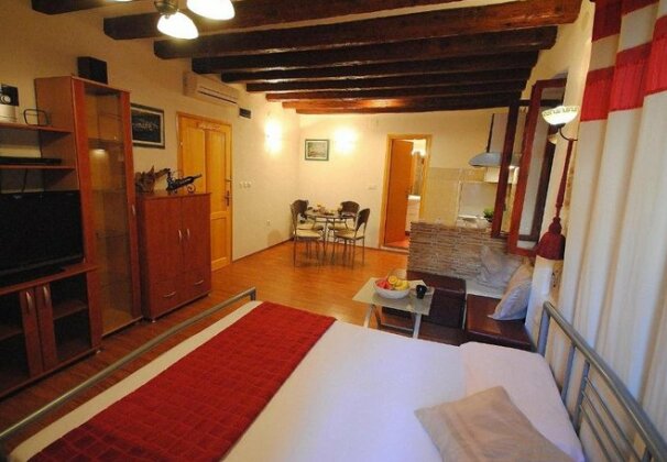 Guesthouse Ancient Stone - Photo5