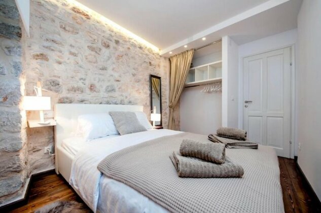 Luna Rooms and Studios - Photo2