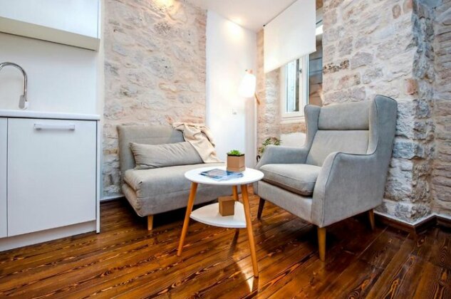 Luna Rooms and Studios - Photo3