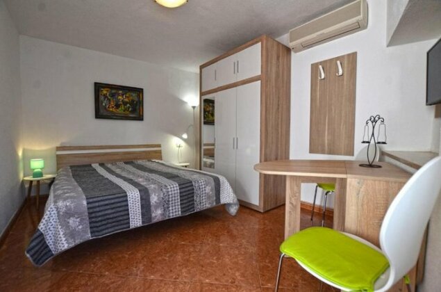 Yulia Apartments - Photo2