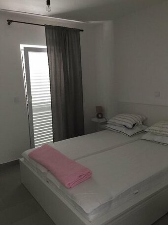  Photo 3