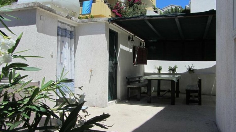  Photo 3