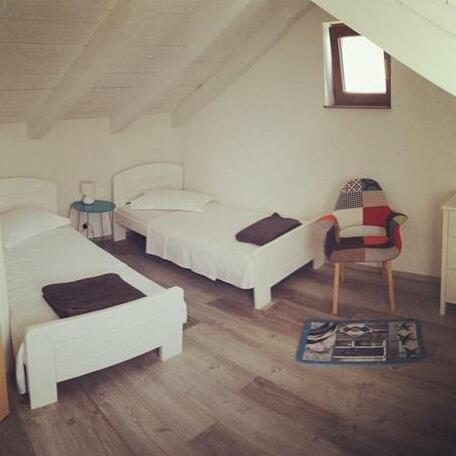  Photo 4
