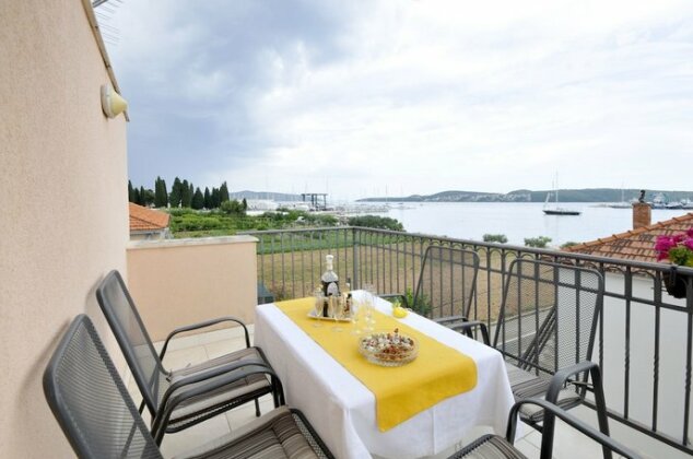 Apartments Roza - Photo2