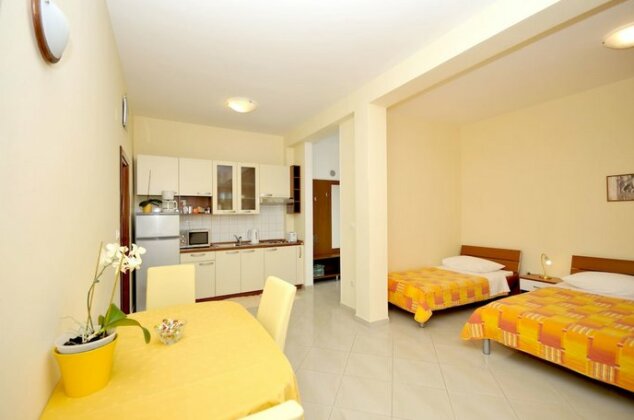 Apartments Roza - Photo3