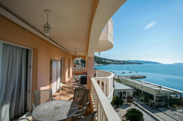 Kaja - right next to the beach - Photo2