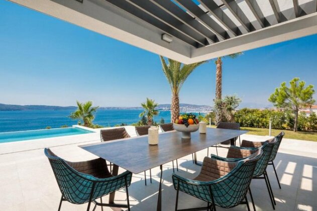 Ultraluxury Villa Elyzeum with Heated Pool - Photo5