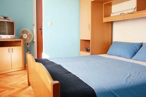 Apartments Cerovac - Photo5
