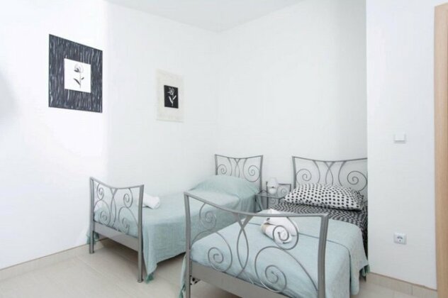 Apartments Iva Seget Vranjica - Photo3