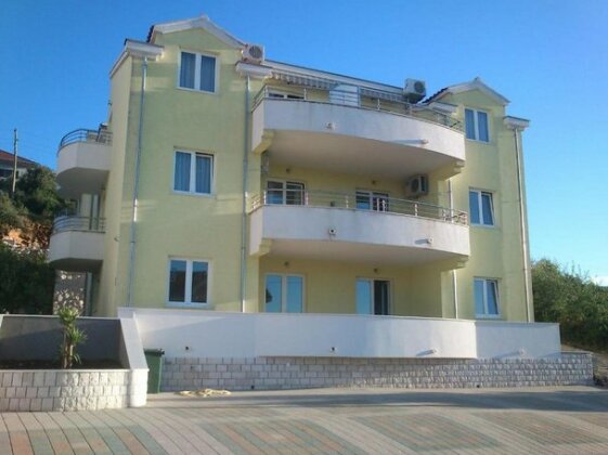 Apartments Vrania