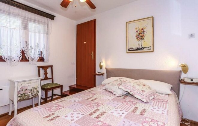 Holiday Home Bugenvilija Seget Vranjica - Photo3