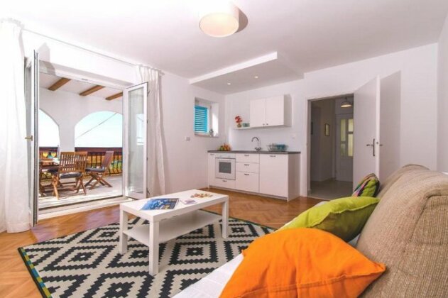 Holiday home Trogir flower - Photo3