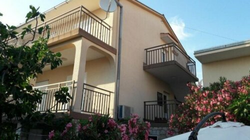 Apartments Nada Selce