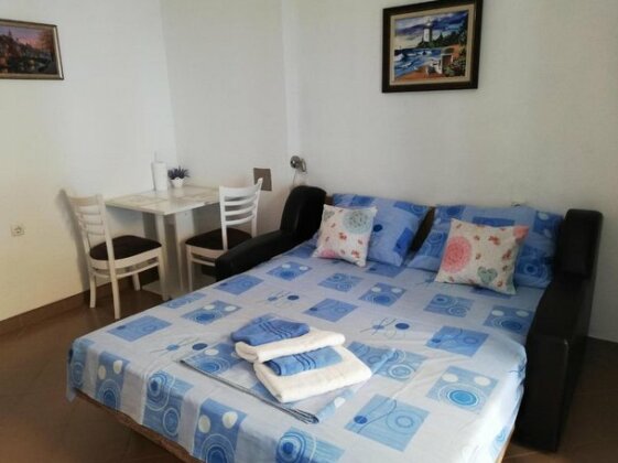 Studio Apartment Spalj - Photo2