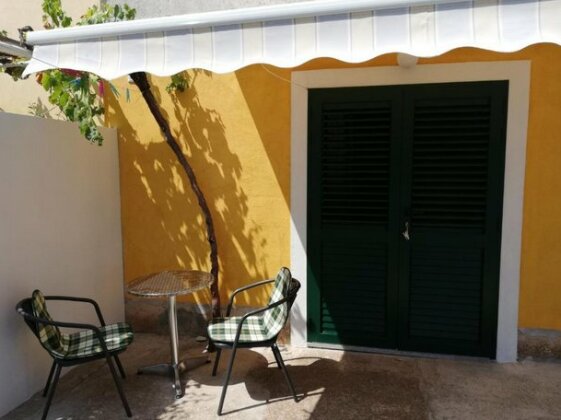 Studio Apartment Spalj - Photo4