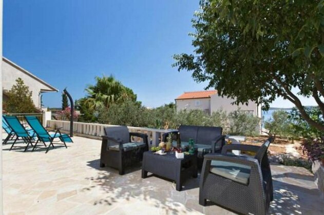 Holiday Home Villa Roza - Photo3