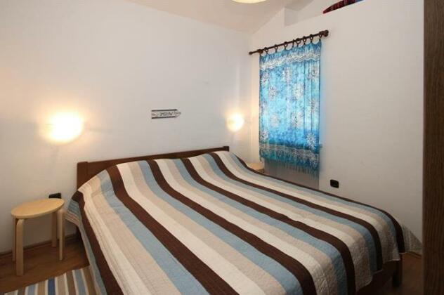 Apartment Bujas - Photo4
