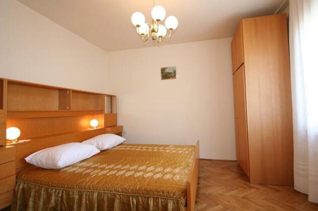 Holiday Home Cvelic - Photo2