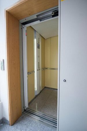Apartment Lamar - Entry with PIN 0 - 24h Underground parking garage Elevator - Photo4