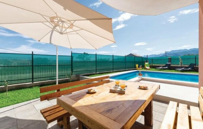 Salona Apartments - Photo2
