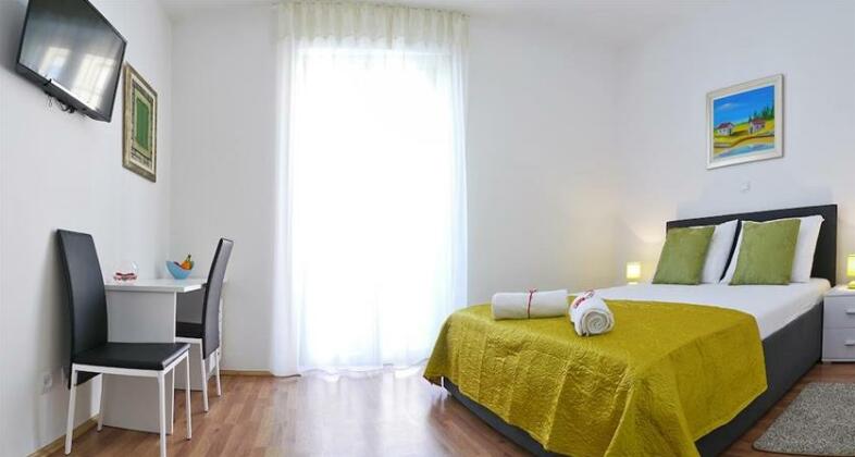 A&M Apartment and Rooms - Photo3