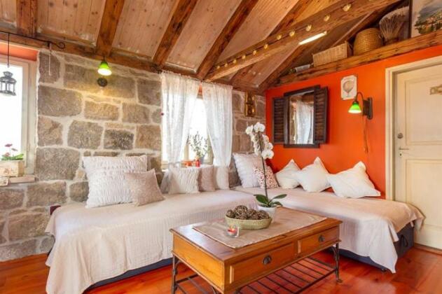 Apartment Attic - Photo5