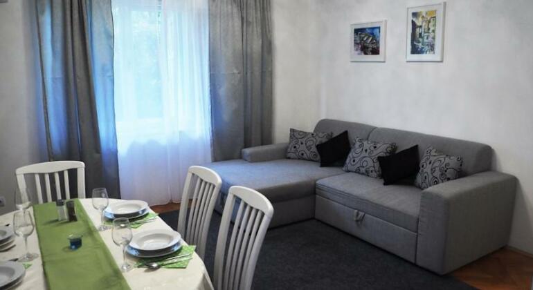 Apartment Center - Photo2