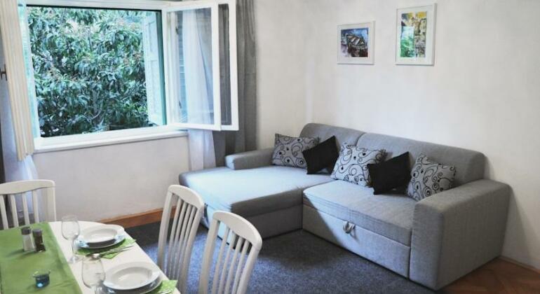 Apartment Center - Photo3