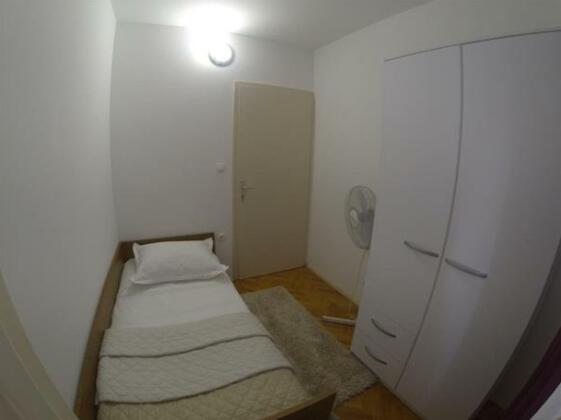 Apartment In Centre for 7 - Photo3