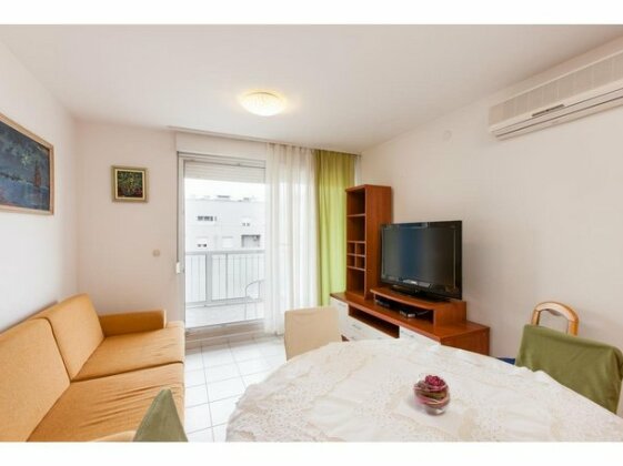 Apartment On the Beach Split - Photo2