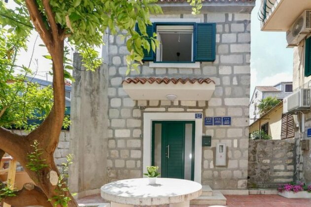 Apartments and Rooms Stone House - Photo2