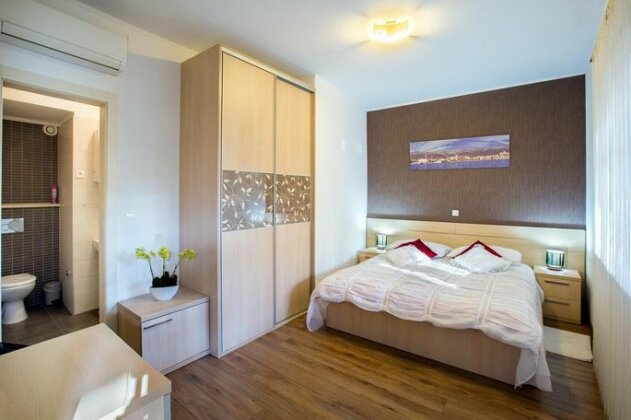 Apartments Dora Bacvice Split - Photo5