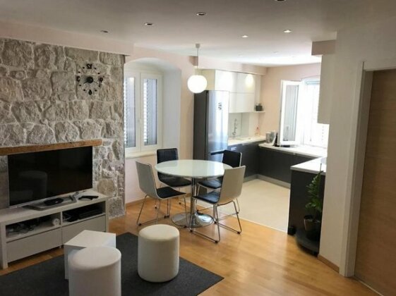 Apartments Elysium in the Old Town - Photo2