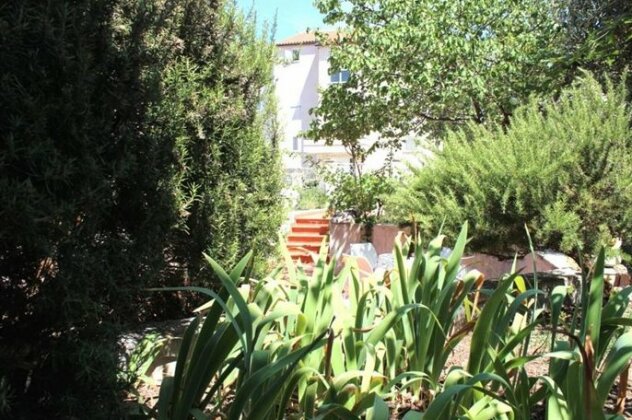 Photo 4