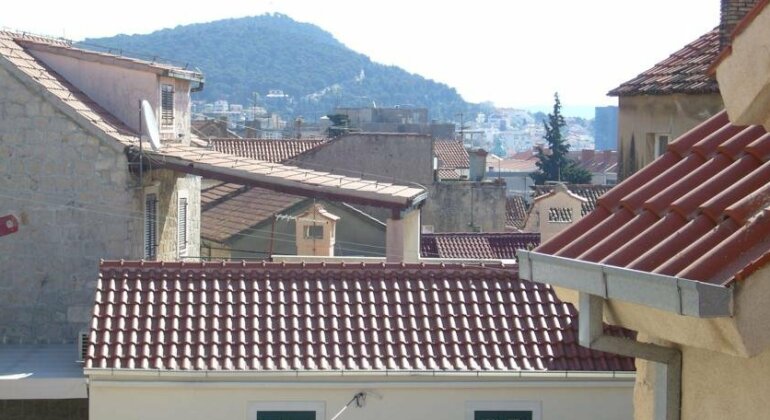  Photo 3