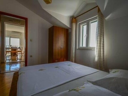 Authentic Old Town Apartments - Photo2