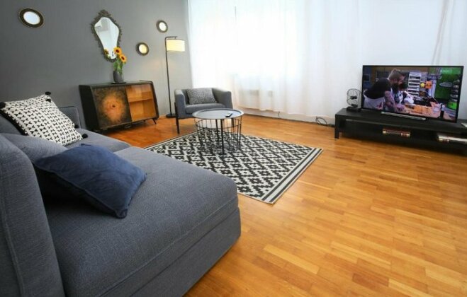 Beach Centar Large Stylish Apartment with Terrace - Photo3