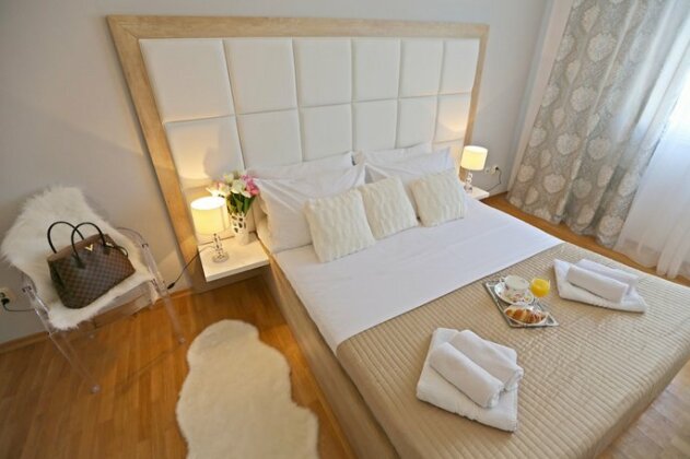 Beachfront Holiday Apartments - Photo3