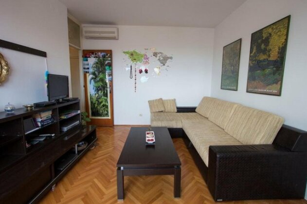 Budget Split Home - Photo2