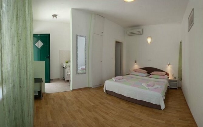 Central Old Town Rooms - Photo5