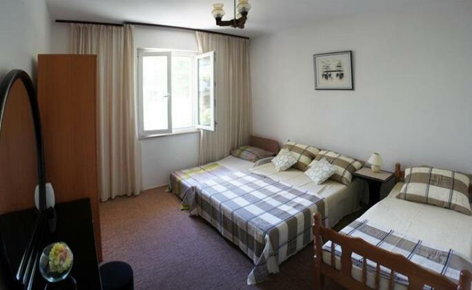 Photo 4
