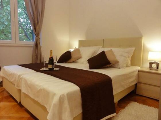 CroJetSett Palace - Photo2
