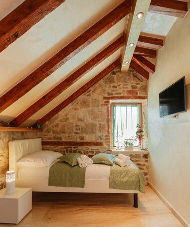 Damida Luxury Rooms - Photo2
