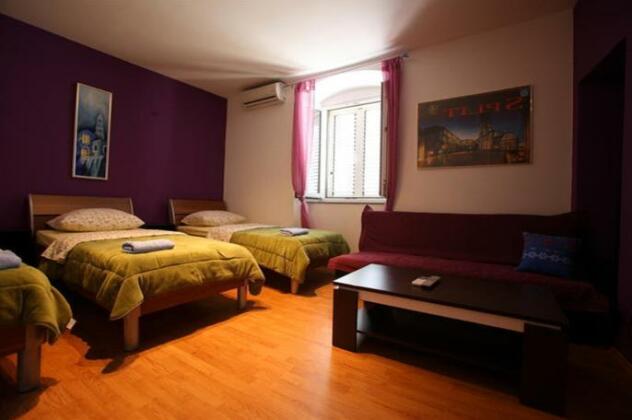 D&D Rooms Hostel - Photo2