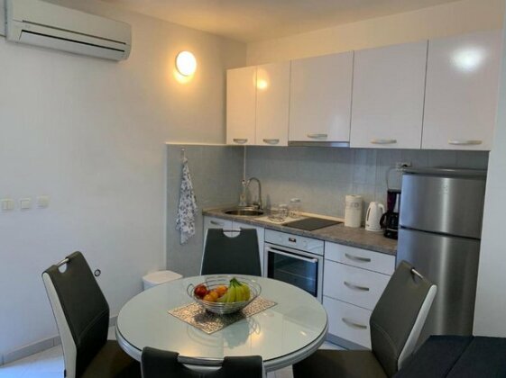 Dena Apartmani - Photo2