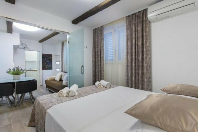 Derek Apartments - Photo5