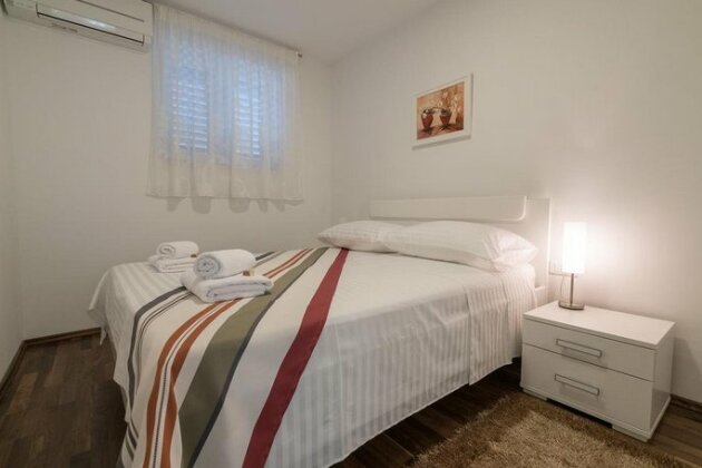 Drop In Split Luxury Suites - Photo3