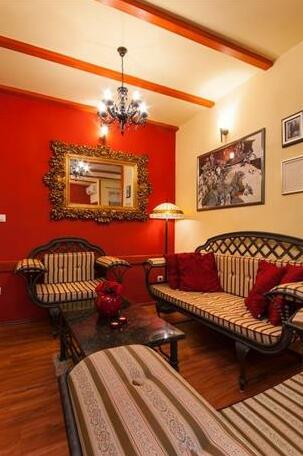 Emperor's Suites - Photo3
