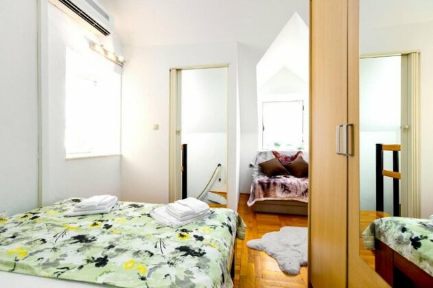 Emy & Ella Old Centre Apartment - Photo5