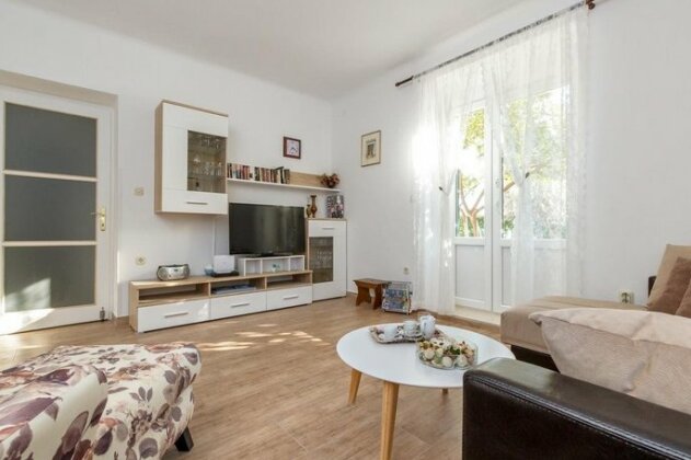 For All Seasons Apartment - Photo4